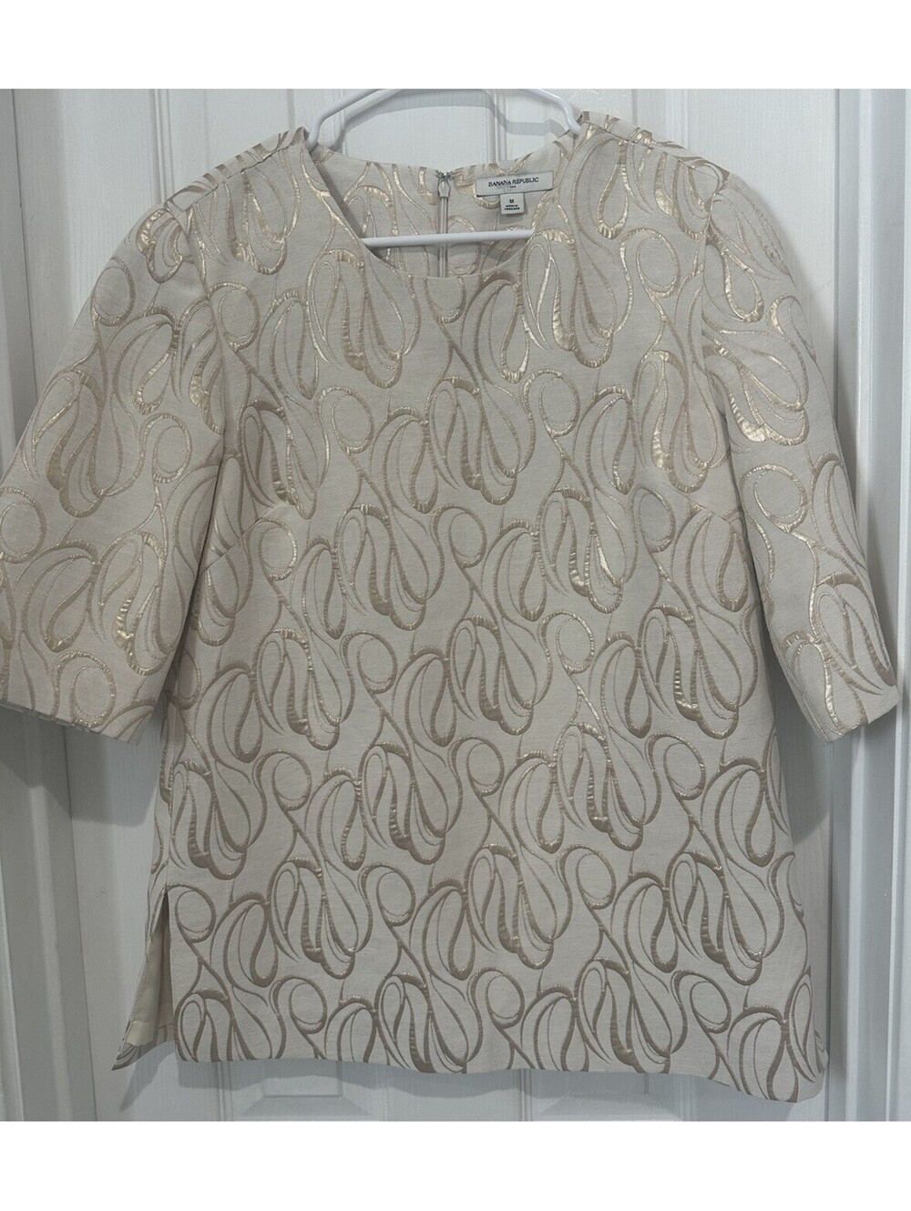 NWOT Banana Republic Retro Cream & Gold Metallic Abstract Size M Women's Top